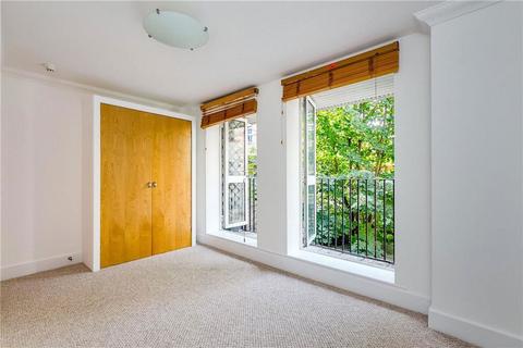 4 bedroom flat for sale, Gallery Court, London SW10