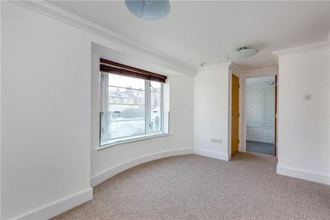 4 bedroom flat for sale, Gallery Court, London SW10
