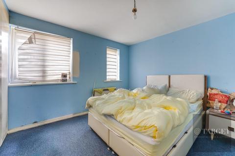 undefined, Linnet Close, London N9