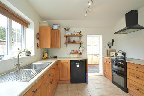 undefined, EXTENSIVE GARDENS * GODSHILL