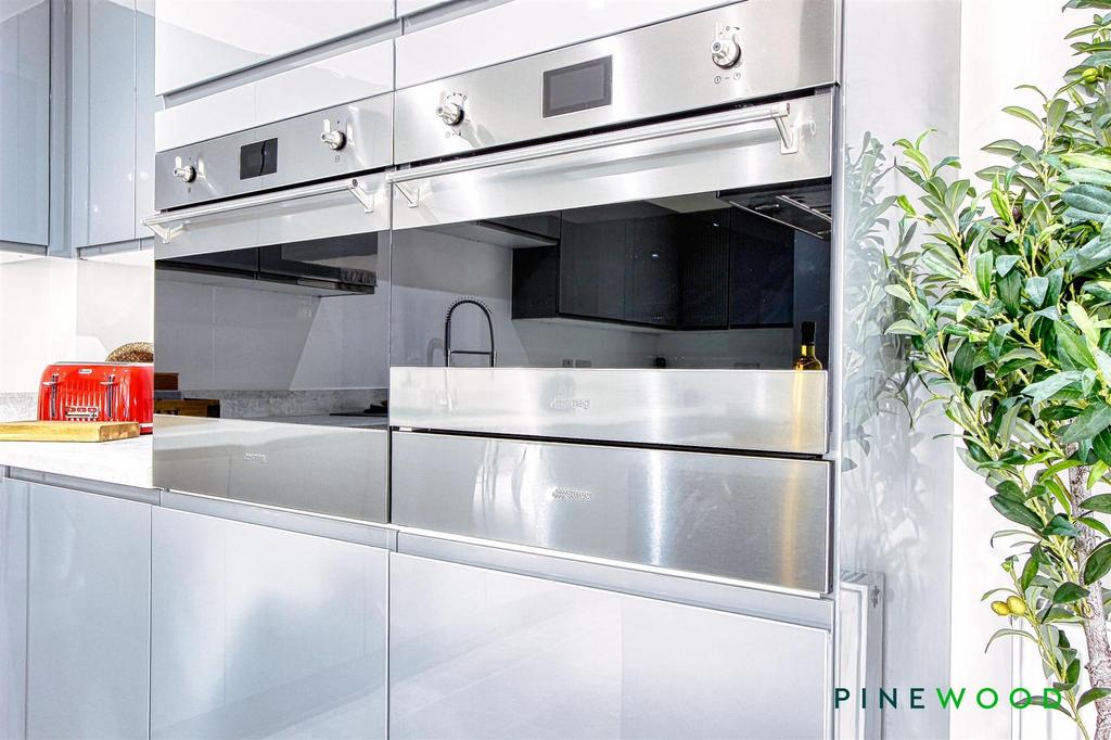 Breakfast kitchen diner