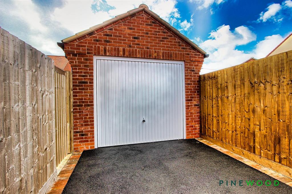 Single detached garage