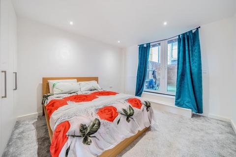 2 bedroom flat for sale, Slough,  Berkshire,  SL1