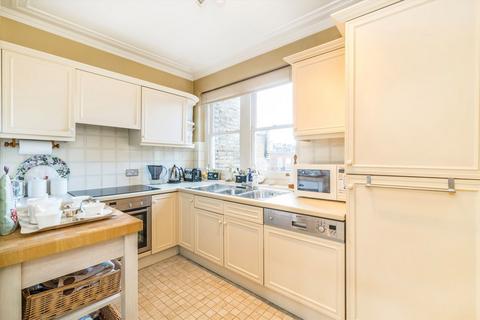 3 bedroom flat to rent, Mount Street, London W1K