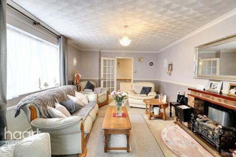 3 bedroom detached bungalow for sale, Thetford Road, Brandon
