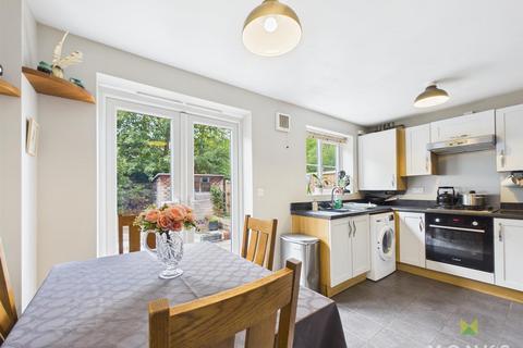 3 bedroom end of terrace house for sale, Greenfields Gardens, Shrewsbury