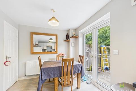 3 bedroom end of terrace house for sale, Greenfields Gardens, Shrewsbury