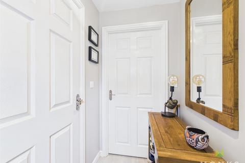 3 bedroom end of terrace house for sale, Greenfields Gardens, Shrewsbury