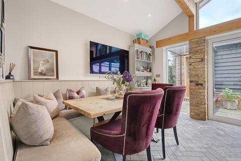 3 bedroom semi-detached bungalow for sale, Hunters Chase, Brentwood CM13