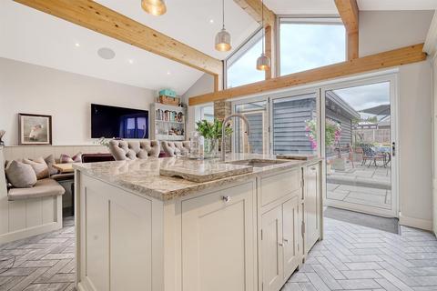 3 bedroom semi-detached bungalow for sale, Hunters Chase, Brentwood CM13