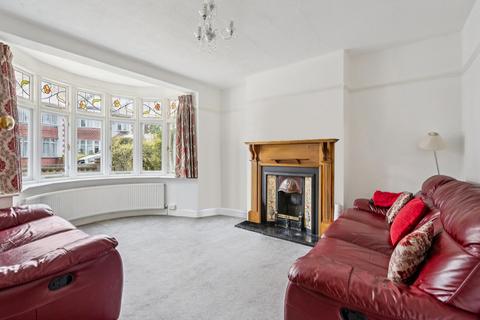 15 Rosslyn Crescent, Wembley, HA9 7NZ