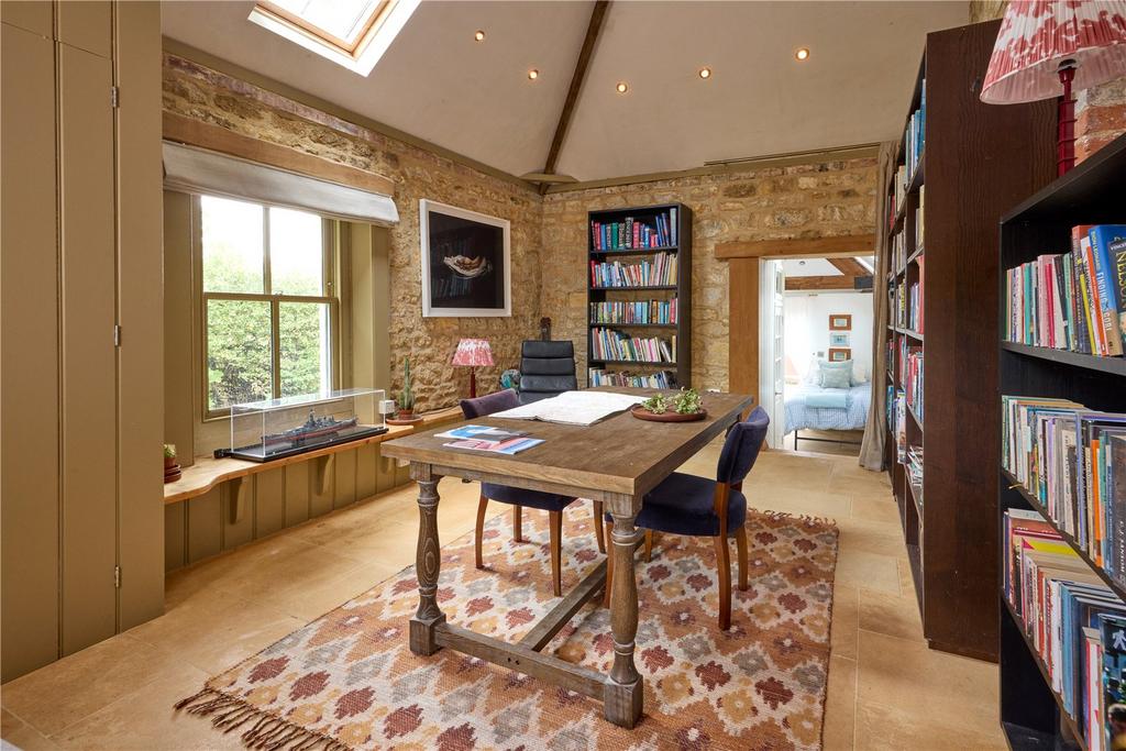 Library/Snug