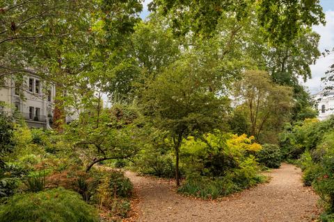 2 bedroom flat for sale, Arundel Gardens, Notting Hill, London, W11