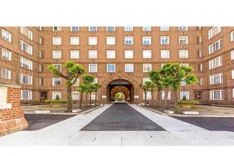 Studio for sale, Swan Court, Chelsea Manor Street, London, SW3