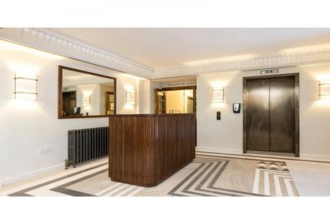 Studio for sale, Swan Court, Chelsea Manor Street, London, SW3