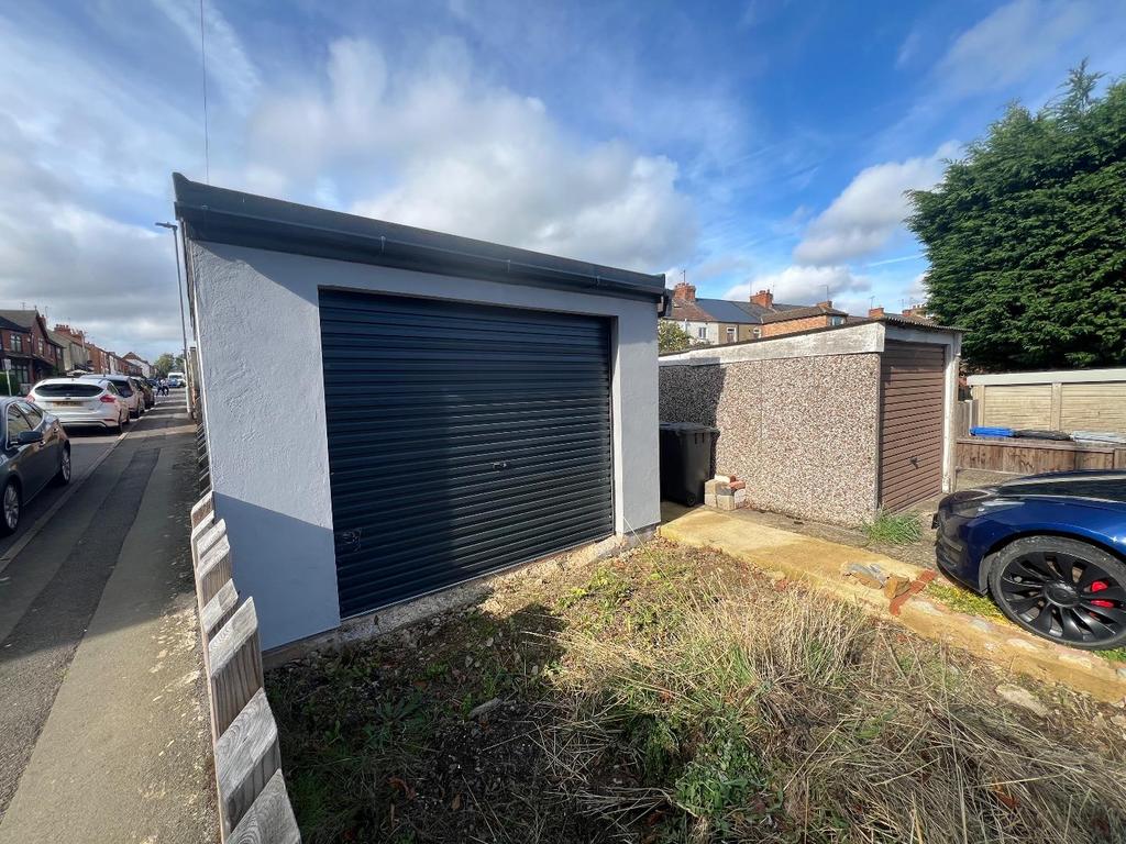 Garage &amp; Parking