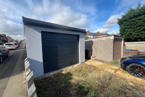 undefined, NO CHAIN - Union Street, Desborough, Kettering