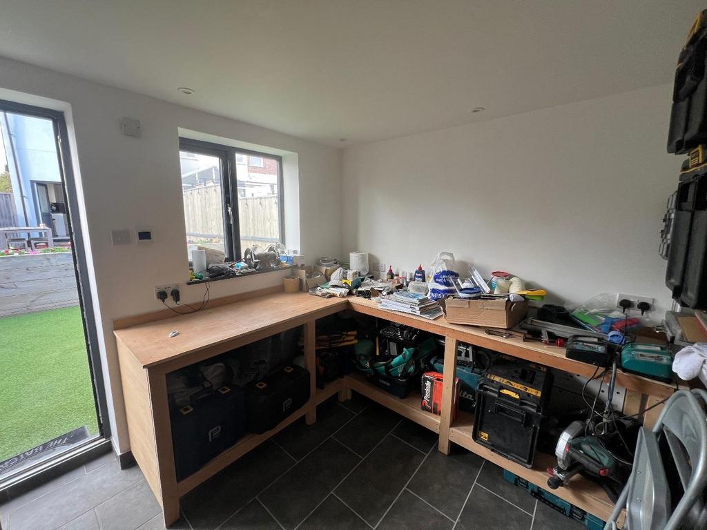Home Office/Workshop