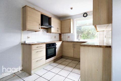 3 bedroom semi-detached house for sale, Summerfield Road, LEEDS