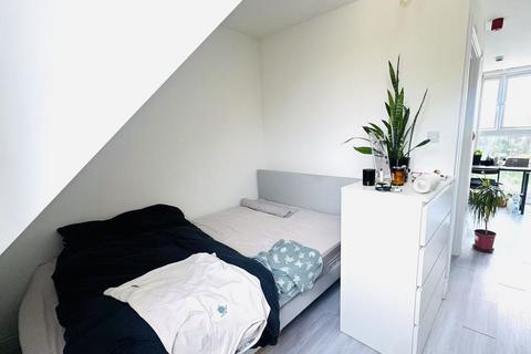 undefined, Alpha Road, London SE14