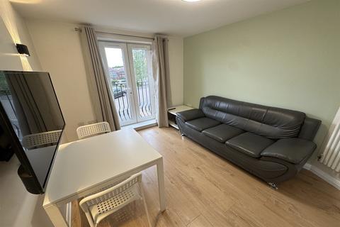 1 bedroom in a house share to rent, Alderman Close, Beeston, NG9 2RH