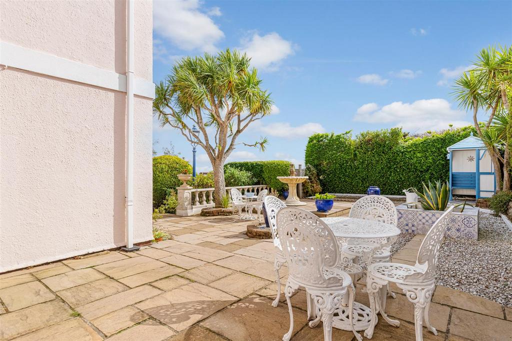 A10 - 30 Manscombe Road, Torquay - 250915.jpg