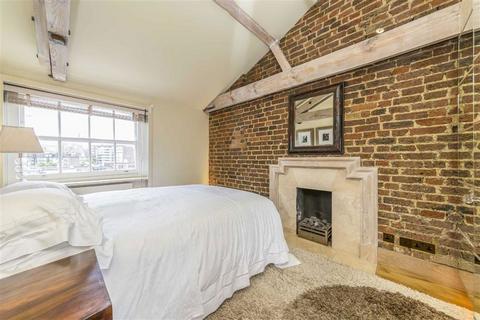 3 bedroom flat to rent, Hyde Park Square, London W2