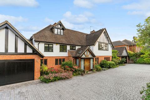 6 bedroom detached house for sale, Roundwood Avenue, Brentwood CM13