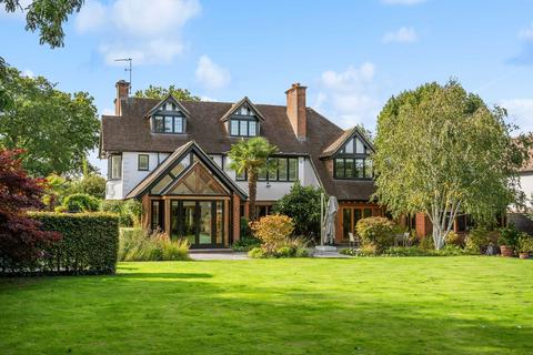undefined, Roundwood Avenue, Brentwood CM13