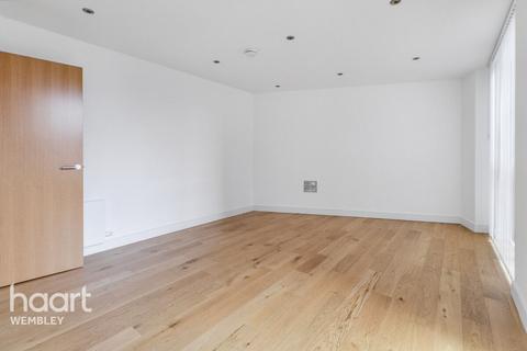 undefined, Off Ealing Road