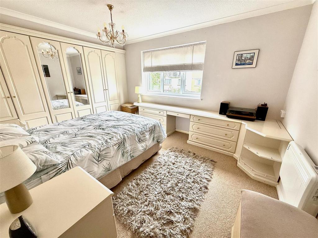 Bed 1a.jpg