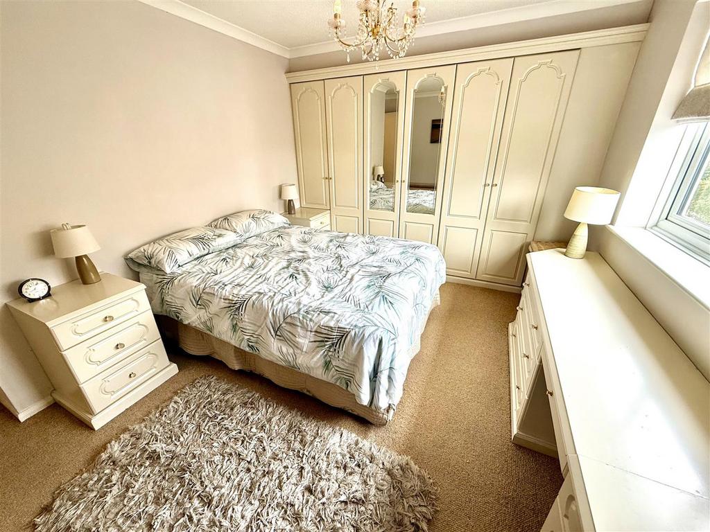 Bed1.jpg
