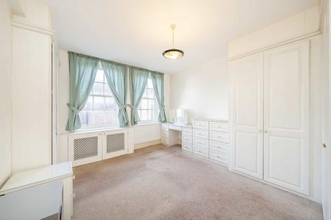 2 bedroom flat for sale, Queensway, London W2