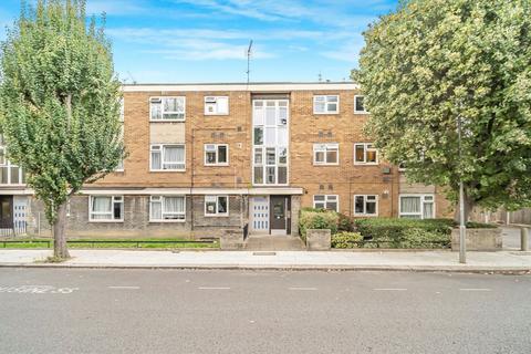 2 bedroom flat for sale, Atney Road, London SW15