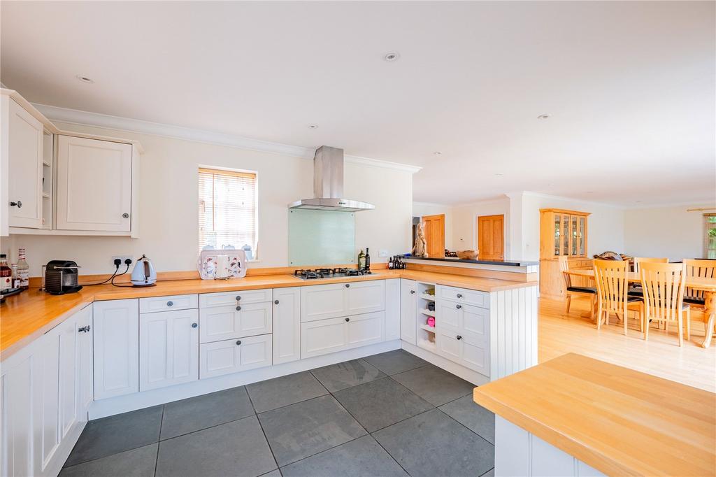 Kitchen/Dining