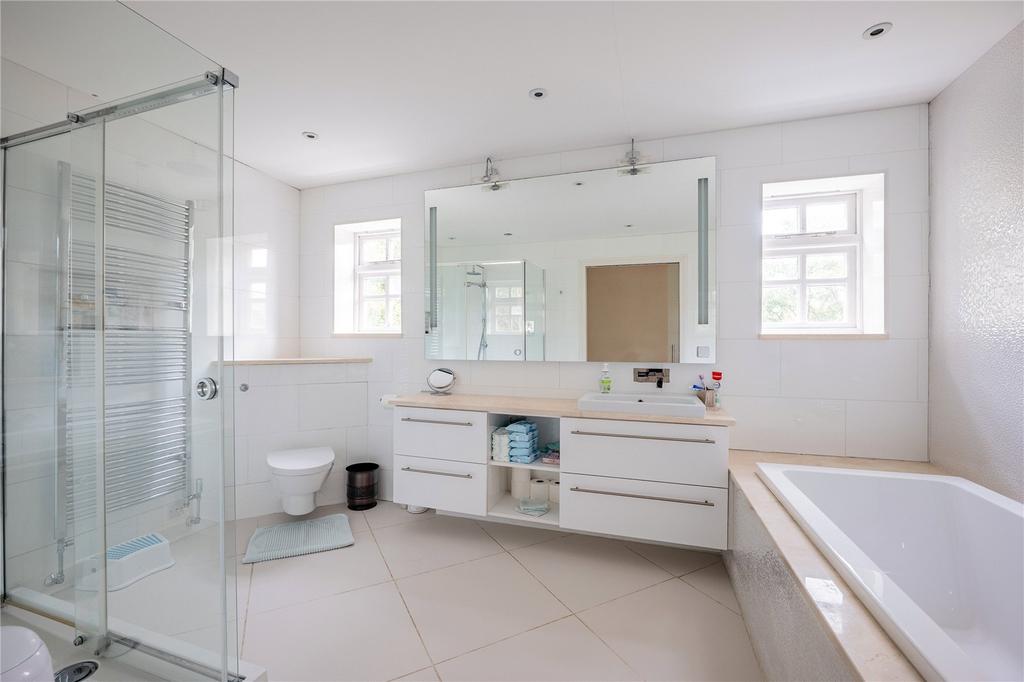 En Suite Bathroom