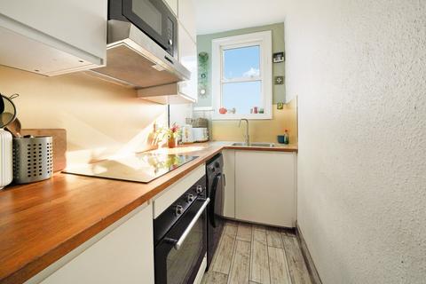 3 bedroom maisonette for sale, Hythe Road, Thornton Heath, CR7