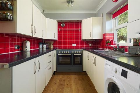 3 bedroom detached bungalow for sale, The Street, Boughton, Boughton