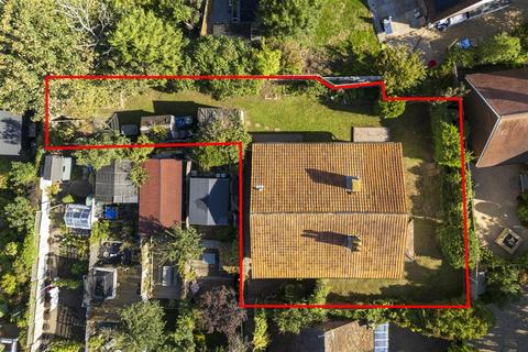 3 bedroom detached bungalow for sale, The Street, Boughton, Boughton