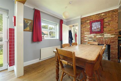 3 bedroom detached bungalow for sale, The Street, Boughton, Boughton