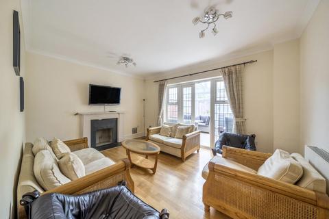 5 bedroom detached house to rent, Fauna Close, Stanmore HA7