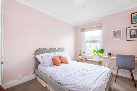 2 bedroom flat to rent, South Lambeth Road, London SW8