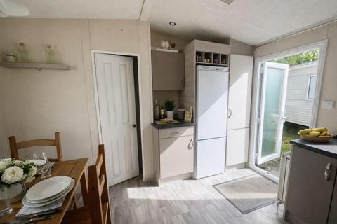 2 bedroom park home for sale, Carlton Meres Holiday Park
