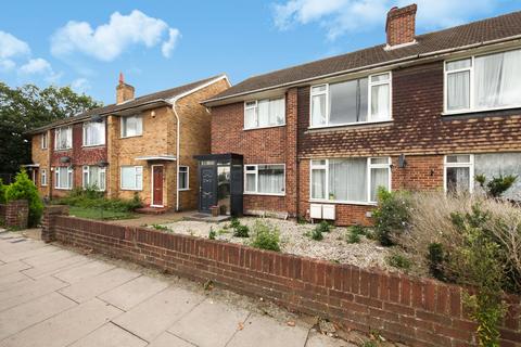 2 bedroom maisonette for sale, Wide Way, Mitcham, CR4