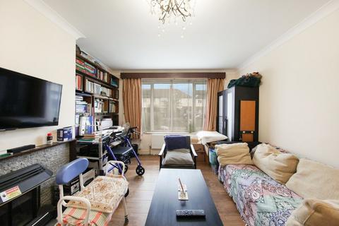 2 bedroom maisonette for sale, Wide Way, Mitcham, CR4