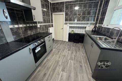 2 Emlyn Terrace, Tonypandy, CF40 2BL