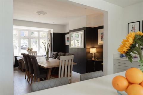4 bedroom house for sale, Overdale, Dorking
