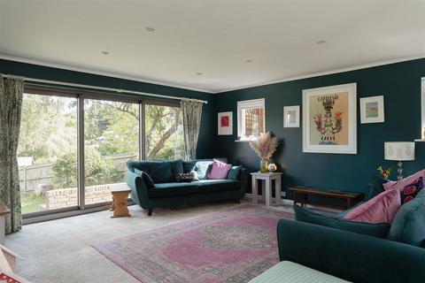 4 bedroom house for sale, Overdale, Dorking