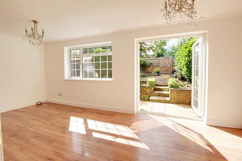3 bedroom house for sale, Curlew Close, Berkhamsted