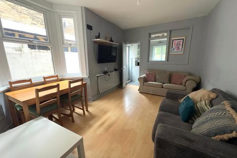 3 bedroom terraced house for sale, Doggett Road, London, SE6